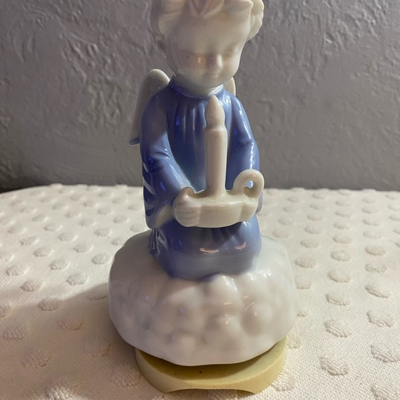 Vintage Japan Porcelain Angel Figurine Music Box - Picture 6 of 11